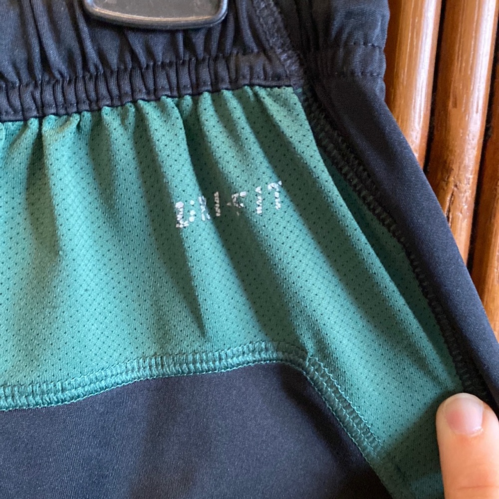 Nike Men’s University of Oregon DriFit shorts - Picture 4 of 10